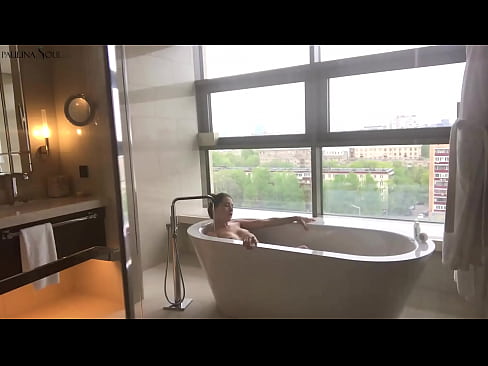 ❤️ Valtava babe runkkaa intohimoisesti pilluaan kylpyhuoneessa ❤ Vittu video at fi.mouthporn.ru ❤