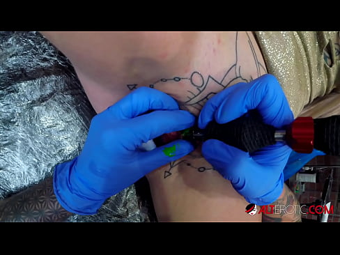 ❤️ Äärimmäisen tatuoitu hottie Sully Savage sai tatuoinnin klitorikseen ❤ Vittu video at fi.mouthporn.ru ❤